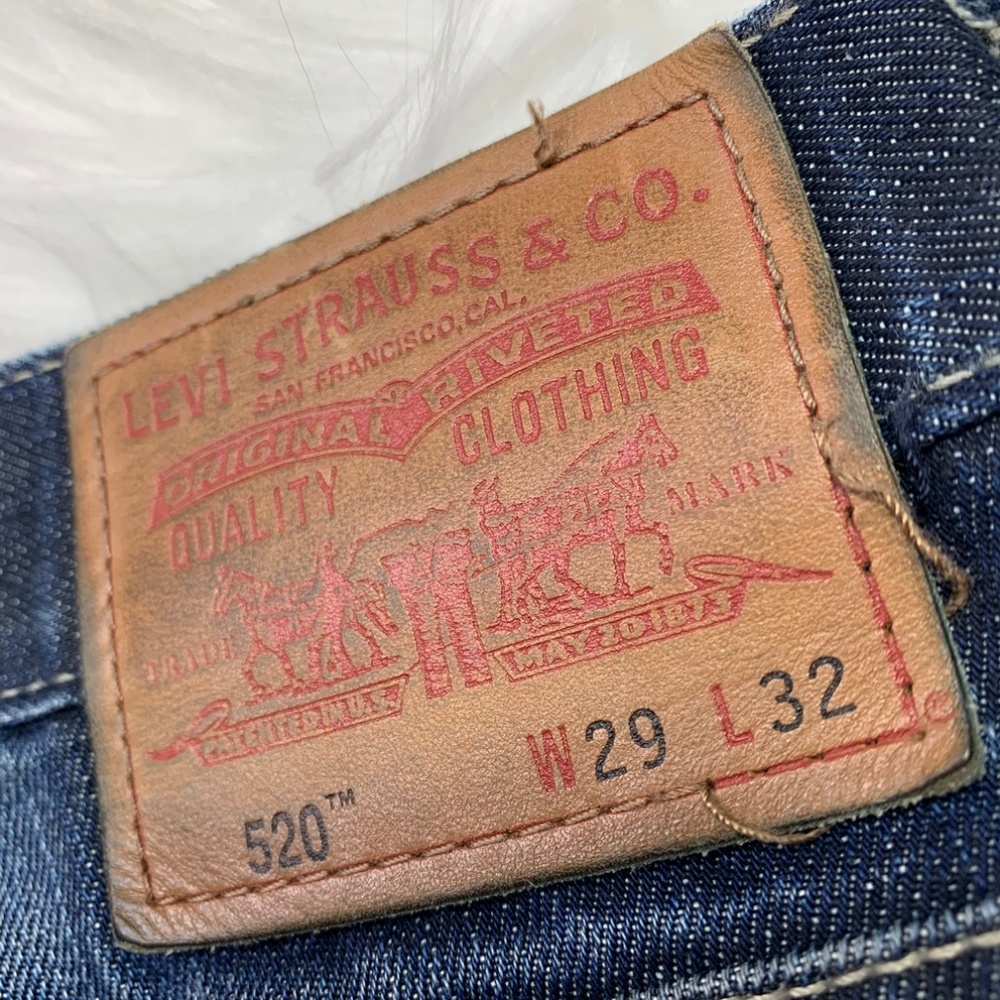 🚫SOLD! 👖|•LEVI'S•| 520 Cutoff Jean Shorts👖 - Picture 5 of 8